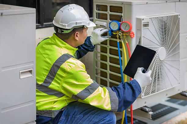 Professional Hvac Maintenance technician working in Woodstock, IL